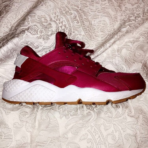 hot pink nike huarache